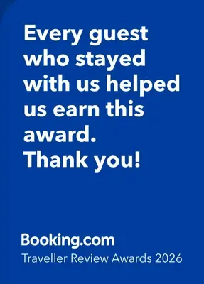 a blue poster with the words every guest who stayed with us helped us earn this at Amplio, cómodo y moderno apartamento cerca al Mall in Lima