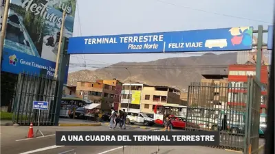 a street sign in a city with buildings at Hospedaje Escorpio in Lima