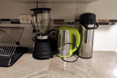 a blender sitting on top of a kitchen counter at Depawanka 2 in Huancayo