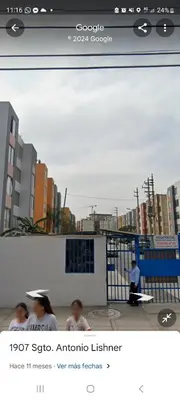 a picture of a person sitting on a bench at Departamento completo cerca al Centro Histórico de Lima y al aeropuerto in Lima