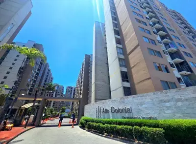 a building with a sign that reads hi am central at Arleth's hosting in Lima