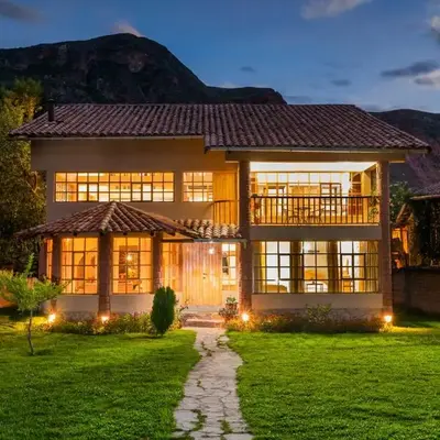 Spacious entire house with awesome mountain views