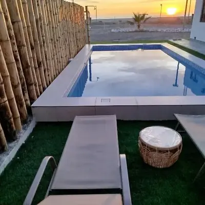 CASA DE PLAYA FRENTE AL MAR k173