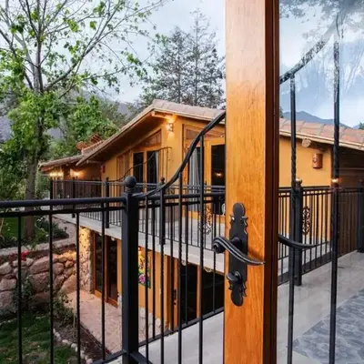 Stunning 1BR House in Camino Real