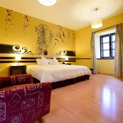 Yabar Hotel Plaza