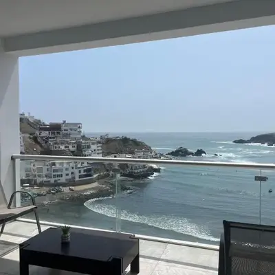 Departamento único con vista al mar y terraza