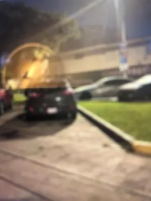 a blurry picture of a car driving down a street at Miraflores Dpto 3 dormitorios in Lima