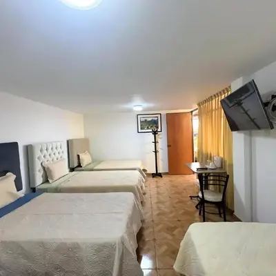 Private Apartment Close to Airport - Airport Shuttle Available