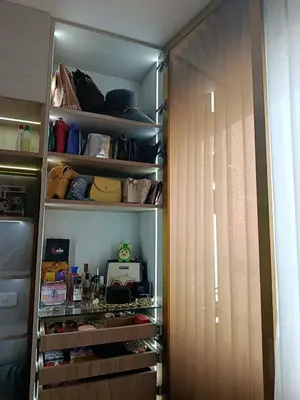 a closet with a door open to a room withventory at Apartamento amoblado in Lima