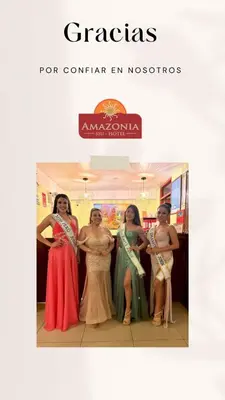 a group of women standing in front of a store at Amazonia Siu Hostal in La Merced