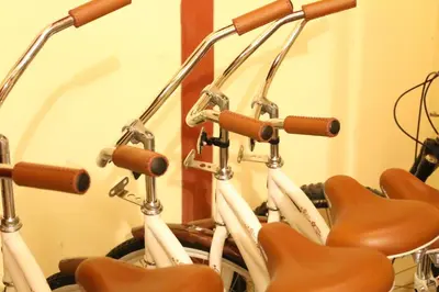 a group of bikes parked in front of a mirror at Waikiki Hostel in Lima