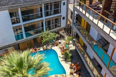 an overhead view of a swimming pool at a hotel at Banana's Adventure Hostel in Ica