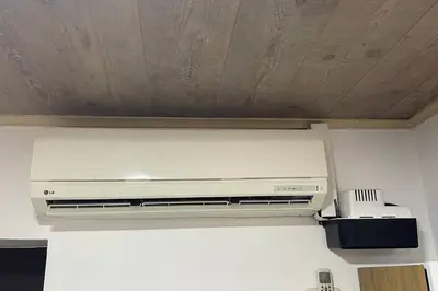 a ceiling over a stove in a room at 4B Mini-departamento nuevo en centro de Miraflores in Lima