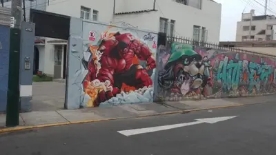 a wall with a painting of a hulk on it at Acogedor departamento en el centro de Barranco in Lima