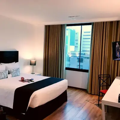 El Polo Hotel & Suites