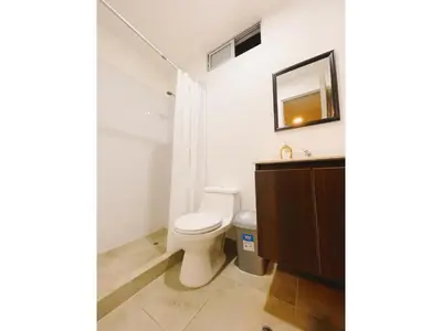 Gallery image of Amplia habitación privada con baño privado y TV in Lima